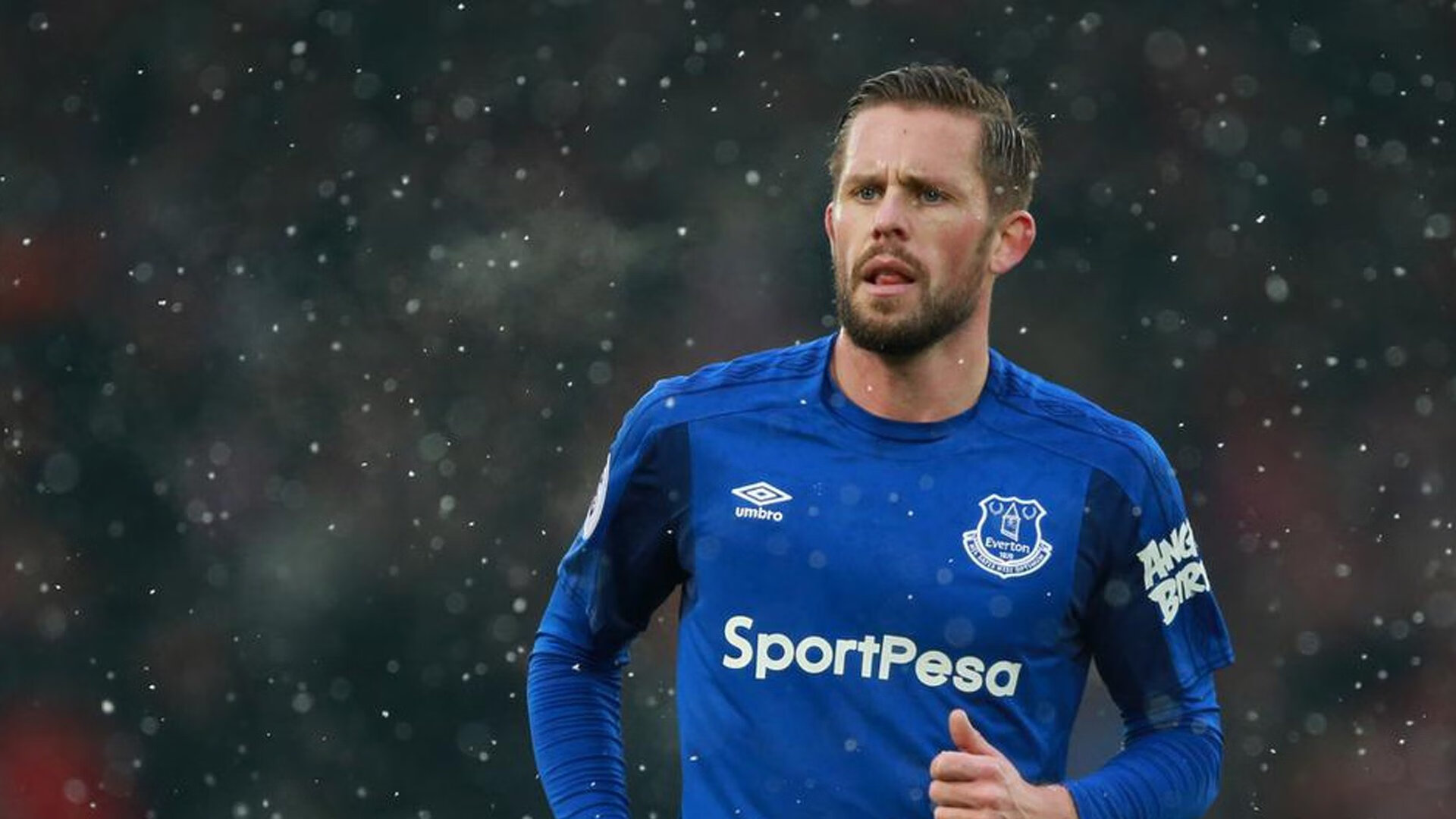 Uzi助阵电竞公益赛,弘扬体育正能量,uzi电竞俱乐部