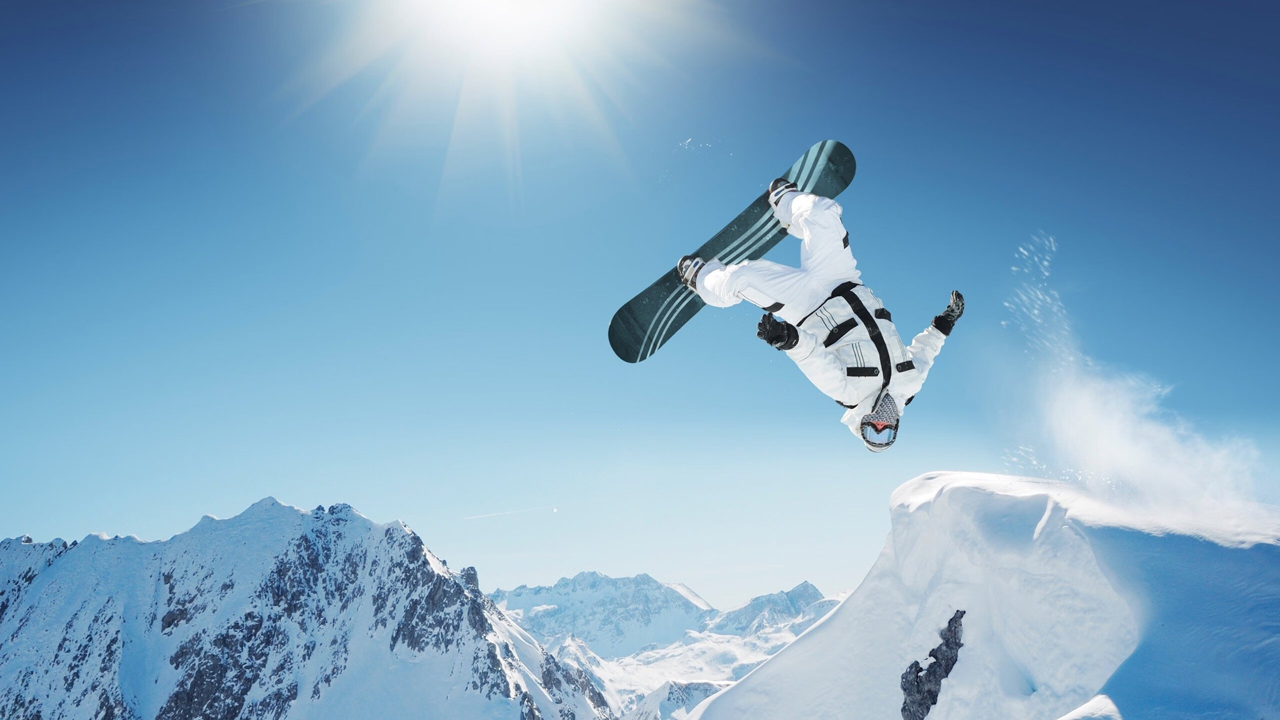 “明星中锋与旋风投手的巅峰对决,谁能主宰赛场?”,篮球旋风对战一中