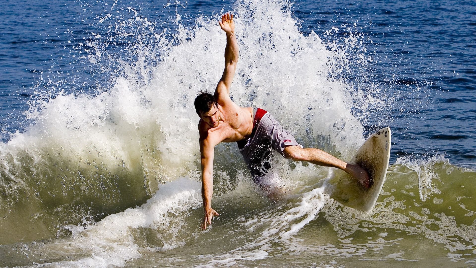 快船淘汰掘金晋级西决，乔治三分10中7状态火热，快船乔治今日集锦